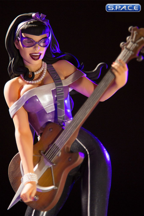 The Huntress Statue (DC Comics Bombshells)