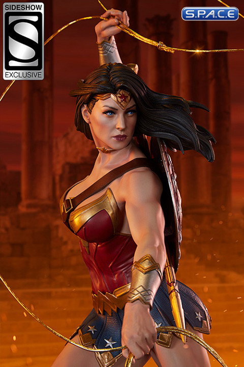 Wonder Woman Premium Format Figure Sideshow Exclusive (DC Comics)