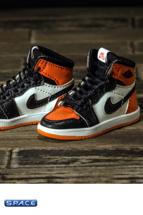 1/6 Scale OG Retro High Sneaker (Shattered Backboard)