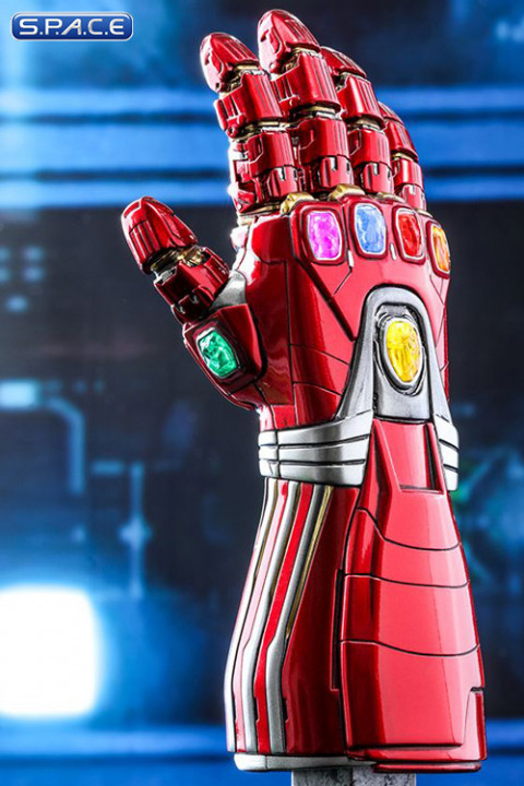 1/4 Scale Nano Gauntlet Replica (Avengers: Endgame)