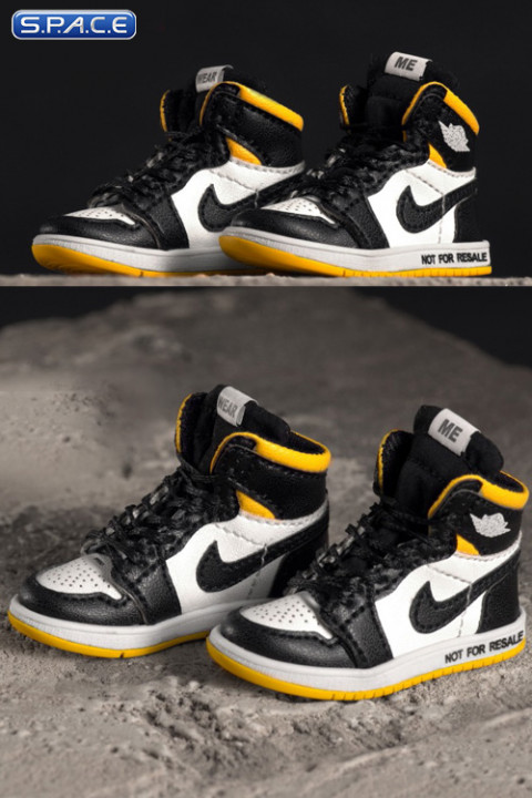 1/6 Scale yellow Retro High Sneaker