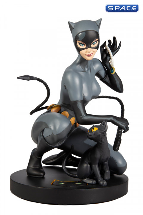 Catwoman DC Designer Series Statue by Stanley Lau (DC Comics)