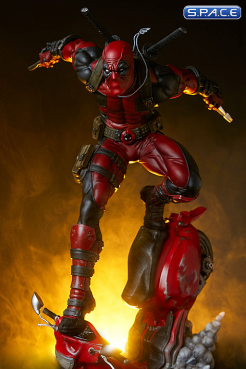 Marvel Deadpool Wade Wilson Statue Action Figure -  Finland