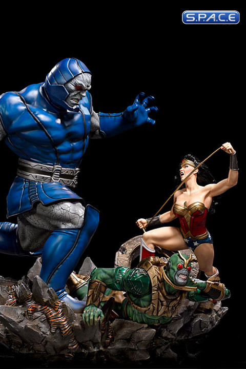 Wonder Woman vs. Darkseid Diorama by Ivan Reis (DC Comics)