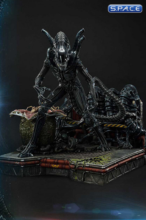 Alien Warrior Premium Masterline Statue (Aliens)