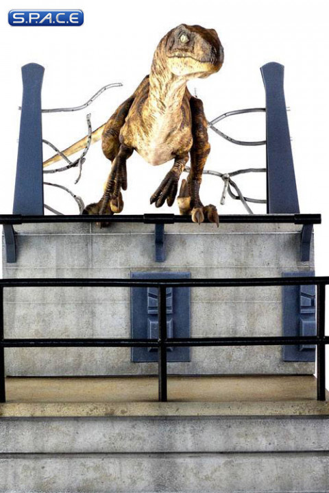 Breakout Raptor Statue (Jurassic Park)