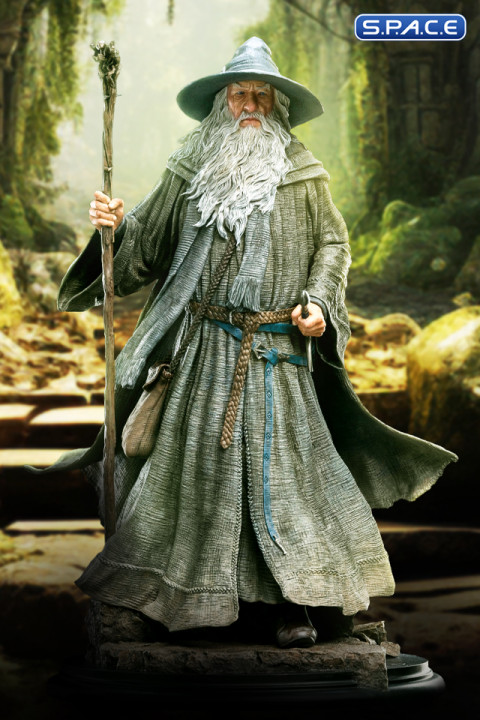 Gandalf the Grey Pilgrim Statue (Lord of the Rings)