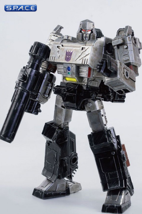 Megatron DLX Collectible Figure (Transformers: War For Cybertron Trilogy)