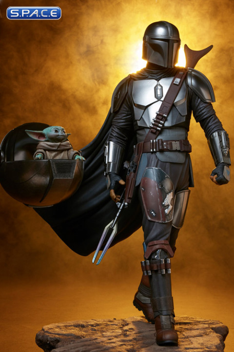 The Mandalorian Premium Format Figure (The Mandalorian)