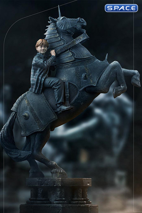 1/10 Scale Ron Weasley at the Wizard Chess Deluxe Art Scale Statue (Harry Potter)