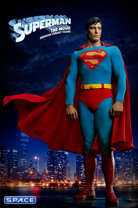 Superman Premium Format Figure (Superman: The Movie)