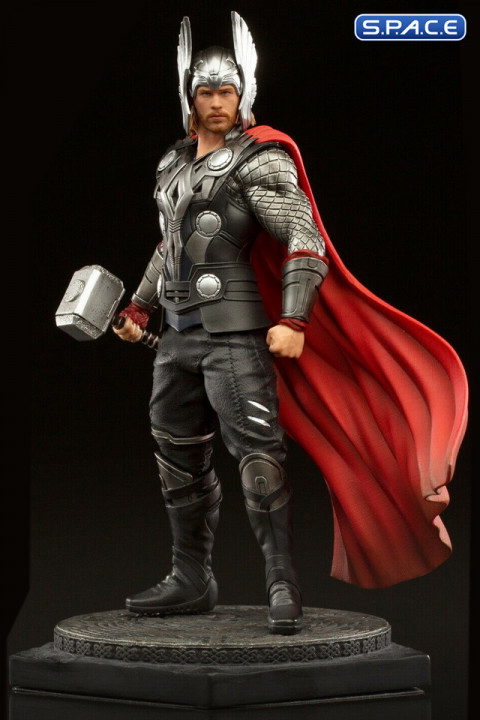 1/10 Scale Thor Deluxe Art Scale Statue - Event Exclusive (Marvel Studios - The first 10 years Thor)