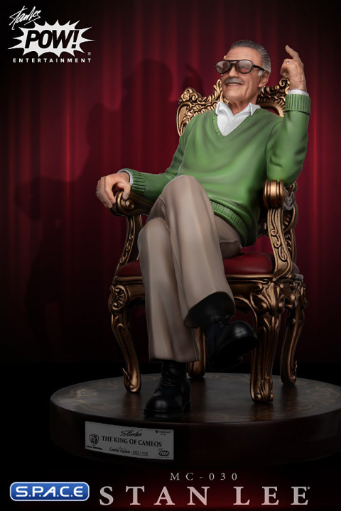 Stan Lee The King of Cameos Master Craft Statue