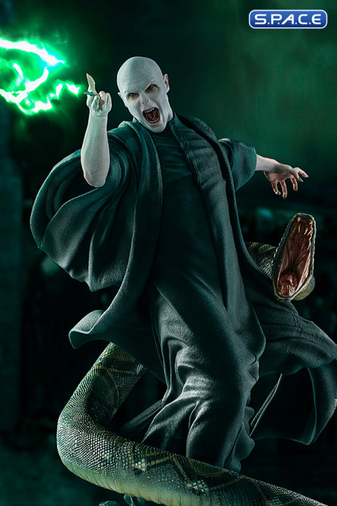 1/4 Scale Voldemort and Nagini Legacy Replica Statue (Harry Potter)