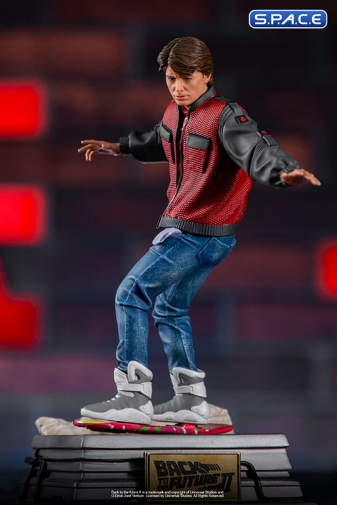 1/10 Scale Marty McFly on Hoverboard Art Scale Statue (Back to the Future 2)