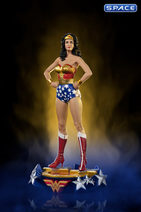 1/10 Scale Lynda Carter as Wonder Woman Deluxe Art Scale Statue (DC Comics)