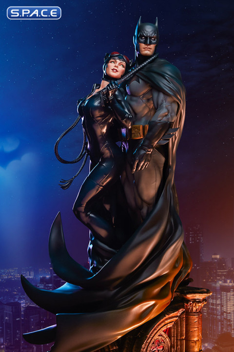 Batman and Catwoman Diorama (DC Comics)