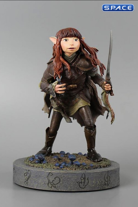 Rian the Gelfling Statue (The Dark Crystal: Age of Resistance) - Red Hair Version
