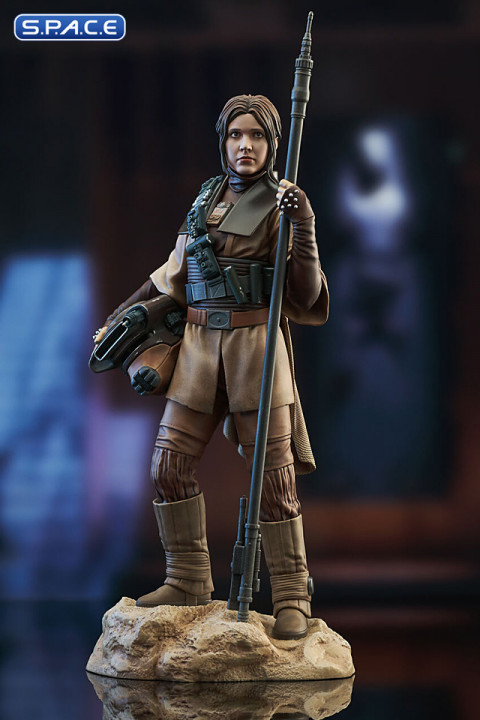 Leia Organa in Boushh Disguise Premier Collection Statue (Star Wars)