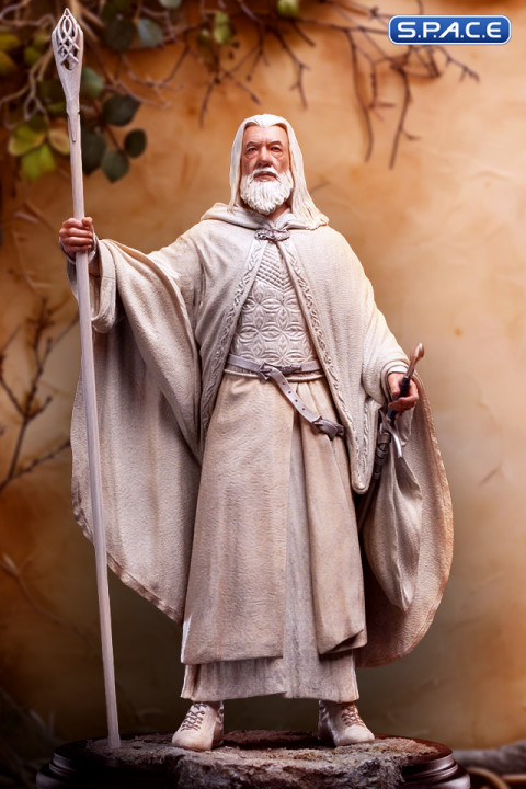 Gandalf the White Statue (Lord of the Rings)