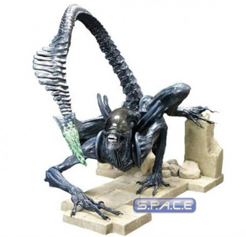 1/6 Scale Warrior Alien ARTFX PVC Statue (Alien vs. Predator)