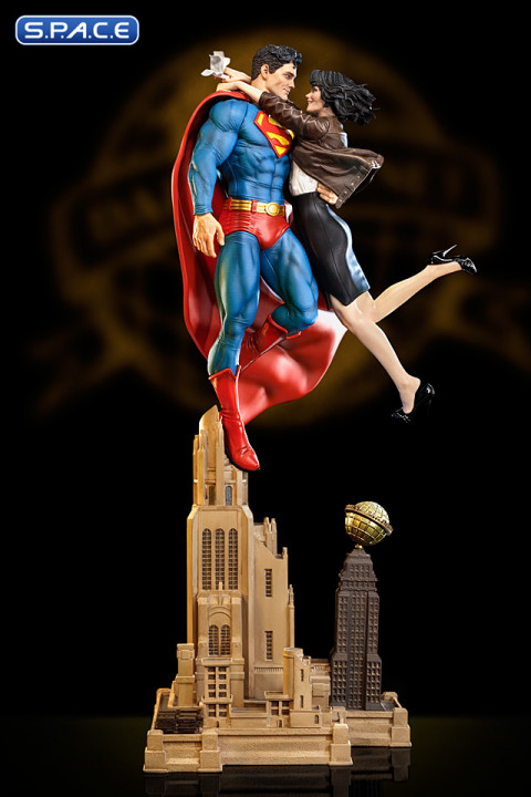 1/6 Scale Superman and Lois Lane Diorama (DC Comics)