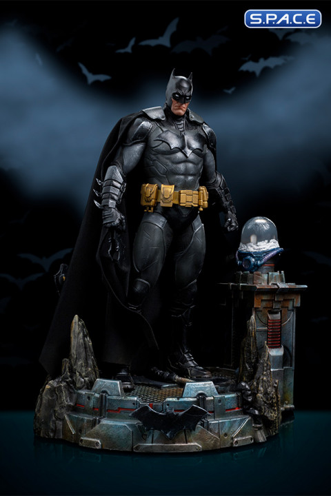 1/10 Scale Batman Unleashed Deluxe Art Scale Statue (DC Comics)