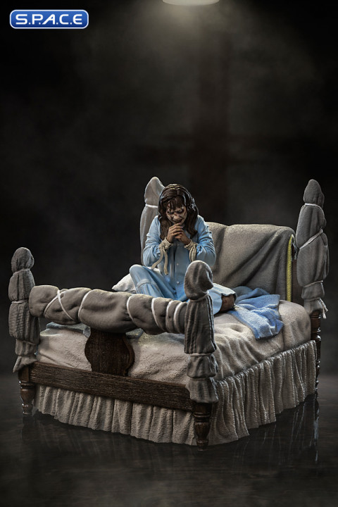 1/10 Scale Possessed Regan McNeil Deluxe Art Scale Statue (The Exorcist)