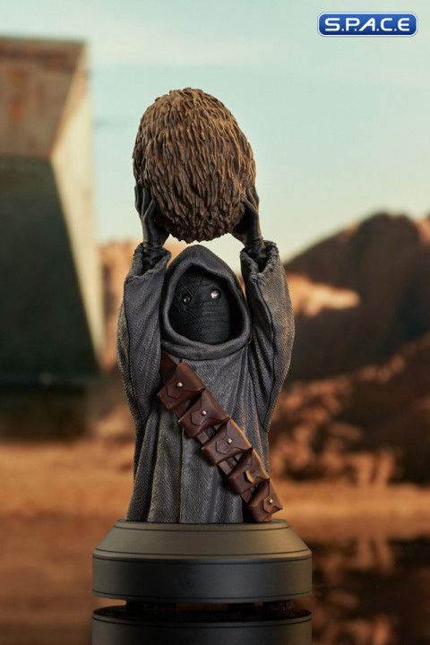 Offworld Jawa with Mudhorn Egg Bust (The Mandalorian)