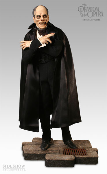 Phantom of the Opera Premium Format Figure (Universal Monsters)