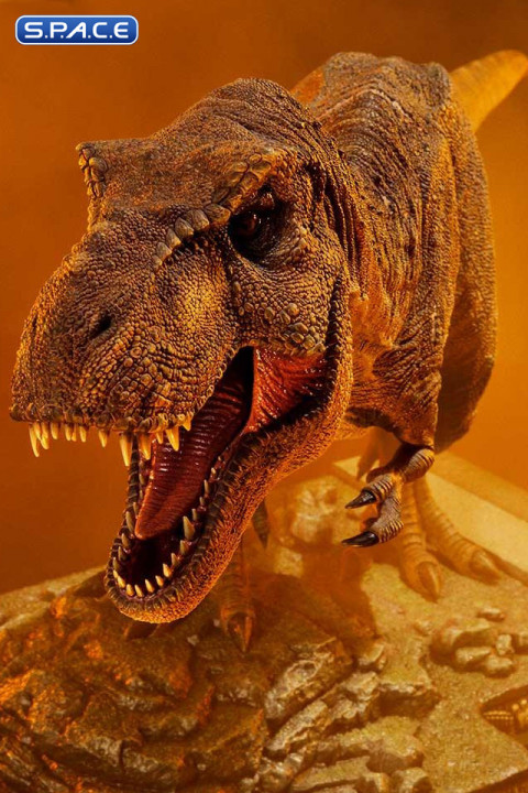 1/15 Scale Tyrannosaurus-Rex Final Battle Legacy Museum Collection Statue (Jurassic World: Dominion)