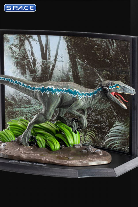 Velociraptor Blue Raptor Recon Toyllectible Treasure Diorama (Jurassic World)