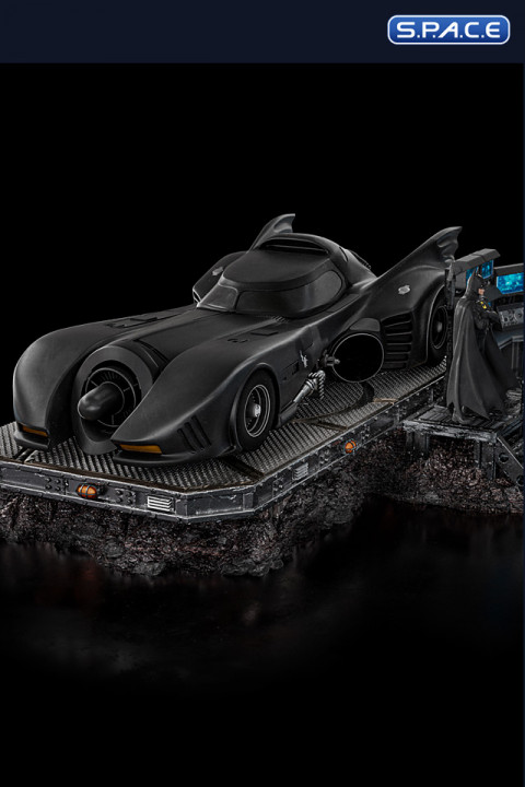 1/10 Scale Batmobile Deluxe Art Scale Statue (The Flash)