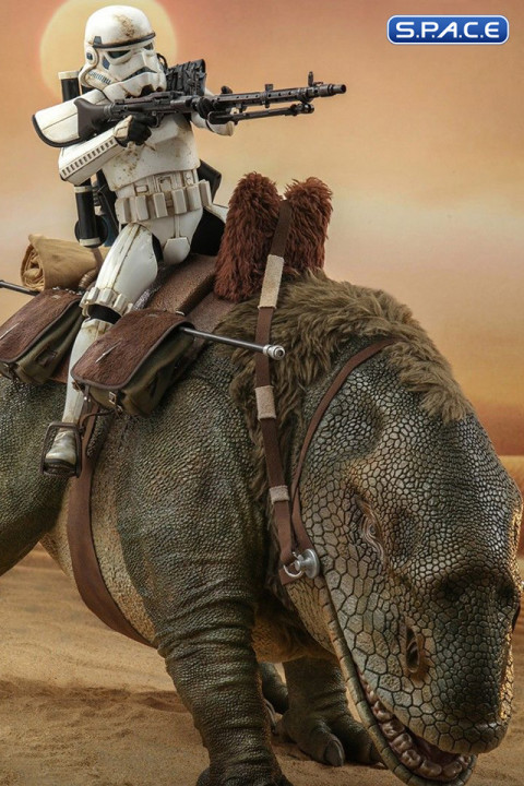 1/6 Scale Sandtrooper Sergeant & Dewback Movie Masterpiece Set MMS722 (Star Wars)