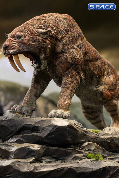 Smilodon Statue (Wonders of the Wild)