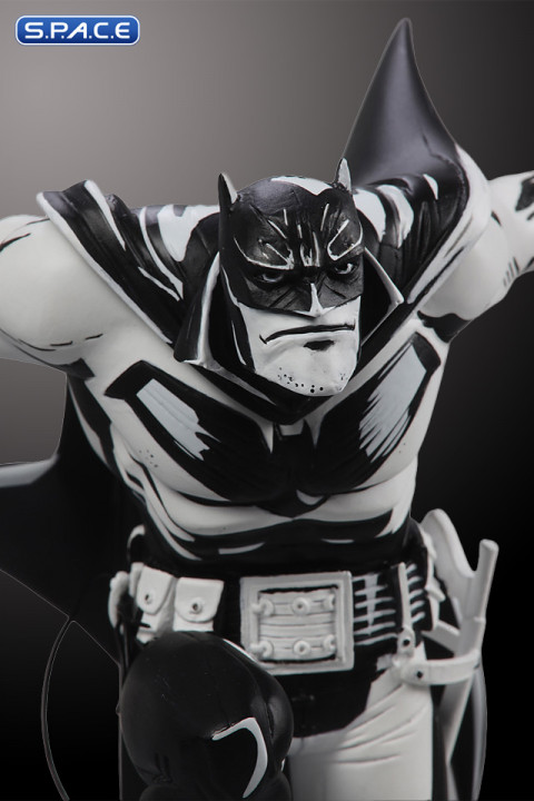 White Knight Statue by Sean Murphy (Batman Black and White)