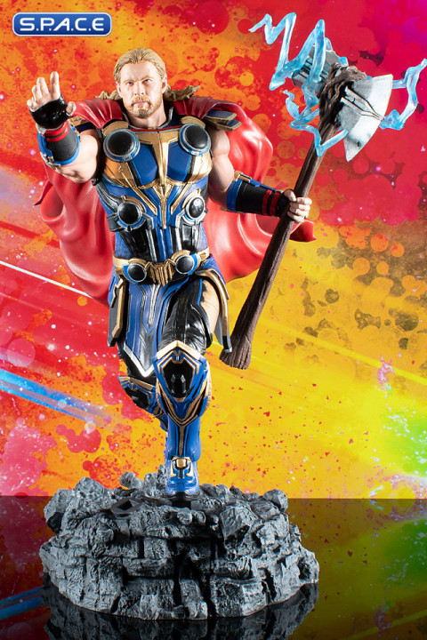 Thor Deluxe Marvel Gallery PVC Statue (Thor: Love and Thunder)