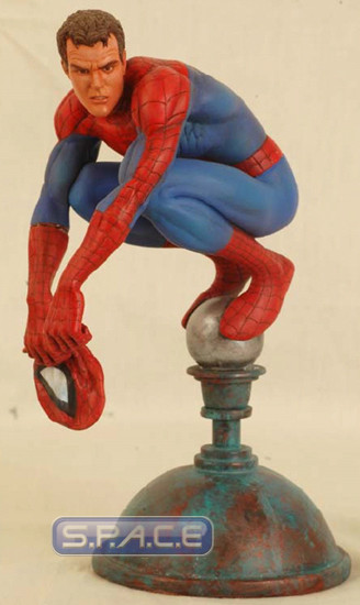 Peter Parker as Spider-Man Intern. Edition Statue (Marvel)