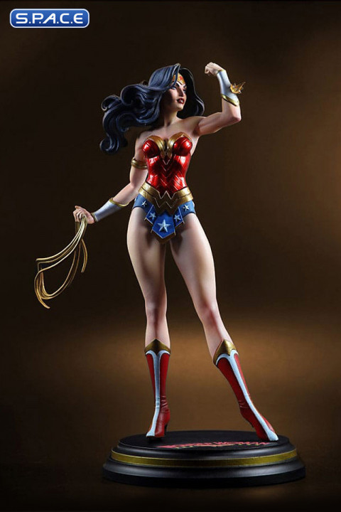 Wonder Woman Statue by J. Scott Campbell Statue (Cover Girls of the DC Universe)