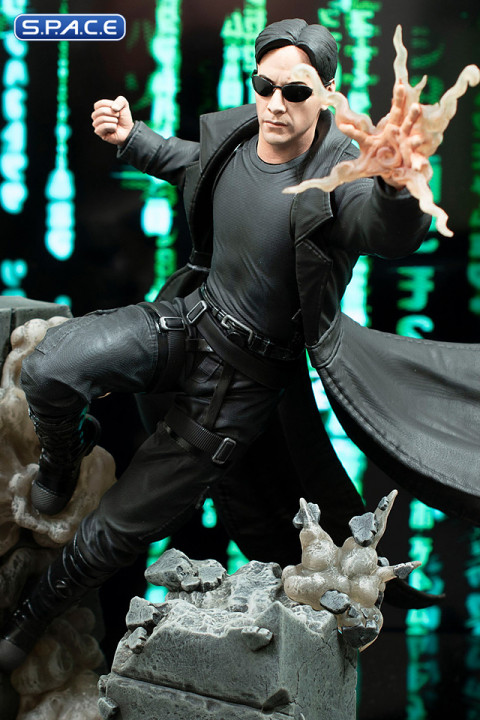 Neo Deluxe Gallery PVC Statue (The Matrix)