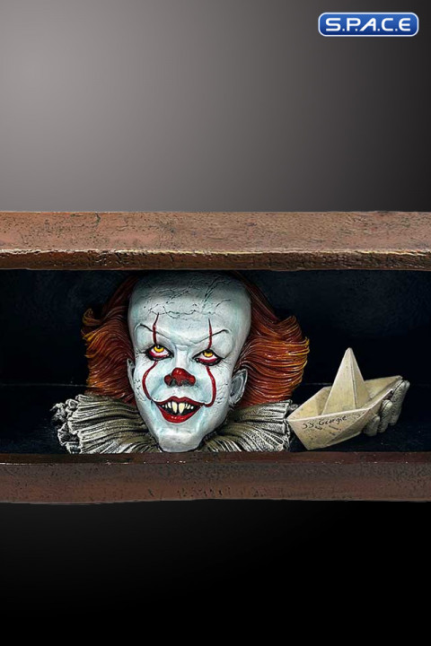 Pennywise Drain Statue (It)