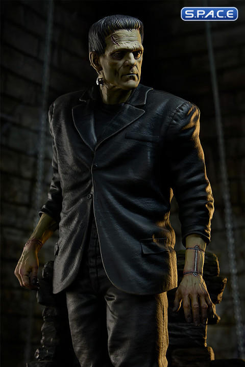 Frankensteins Monster Premium Format Figure (Universal Monsters)