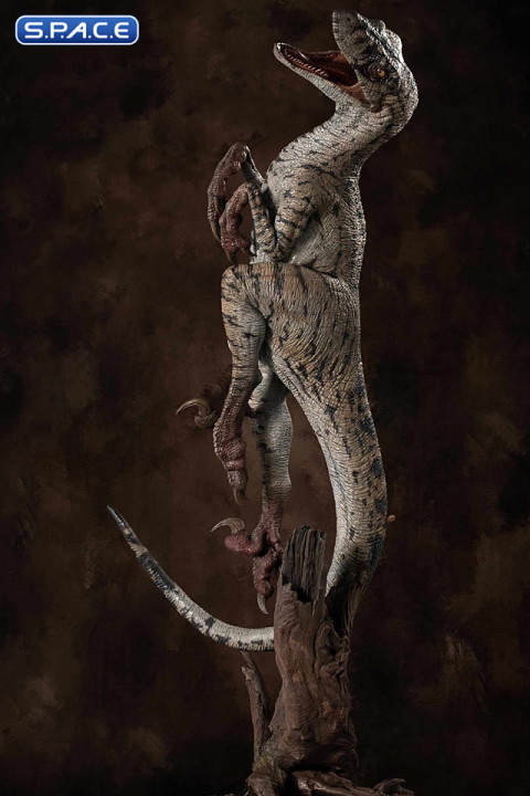 Female Velociraptor White Queen Maquette (Jurassic Park III)