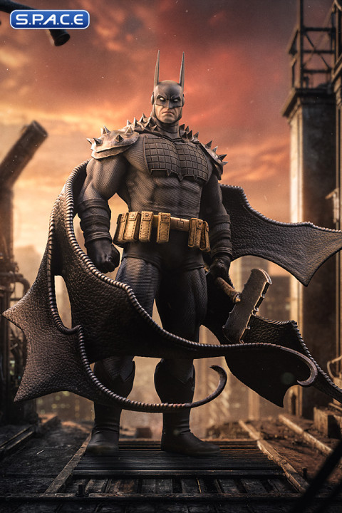 1/10 Scale Batman Absolute Art Scale Statue (DC Comics)