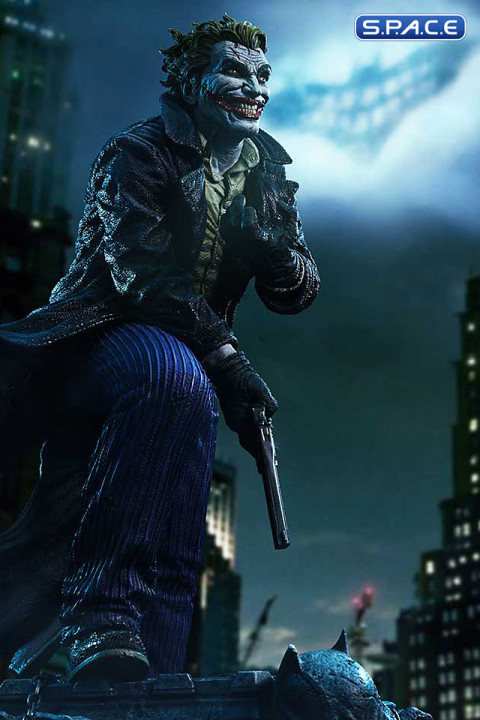 1/4 Scale The Joker �Concept Design by Lee Bermejo� Ultimate Premium Masterline Statue (DC Comics)