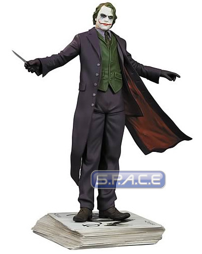 The Joker Statue (Batman: The Dark Knight)