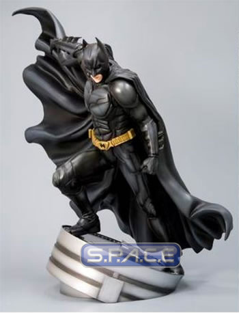 1/6 Scale Batman in Bat-Suit ARTFX PVC Statue (Dark Knight)