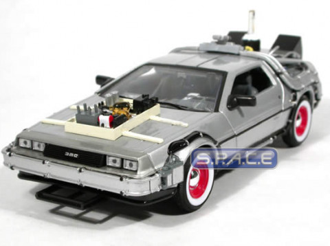 1:24 Scale DeLorean Time Machine (Back to the Future III)