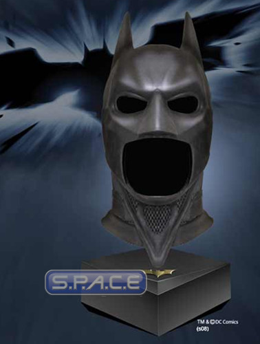 The Dark Knight Special Edition Cowl Replica (Batman)