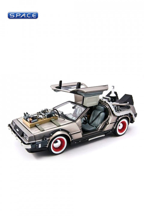 1:18 Die Cast DeLorean Time Machine (Back to the Future 3)